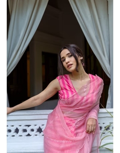 Sari rose en viscose brodé et imprimé à rayures avec chemisier non cousu, idéal pour les fêtes, infroissable et séchage rapide - Product Image 5