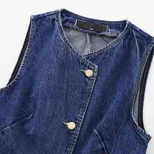 Top de Mezclilla para Mujer con Estructura Moderna y Elegante, Tacto Suave, Acabado Duradero, Comodidad Superior y Presencia Estilosa - Product Image 3