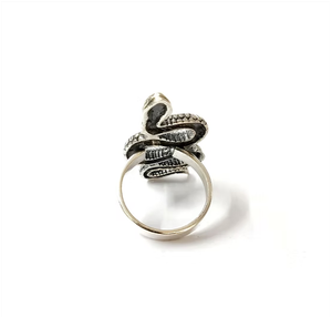 Anillo Moderno y Elegante con Patrón de Serpiente en Plata 925 - Plata de Jaipur, Hecho a Mano, Unisex, Proveedor al por Mayor, Joyería Fina - Product Image 4