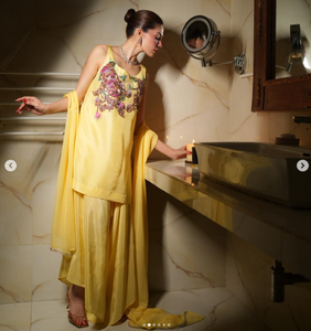 Salwar Kameez de Seda Satinada Amarillo con Bordado para Mujer, Traje Tradicional Indio Pakistaní para Bodas, Corte Regular, Largo CROP, Reversible - Product Image 4