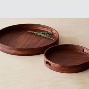 Grand plateau en bois pour servir des aliments et des boissons en vrac, avec une surface spacieuse et une robustesse élevée - Product Image 1