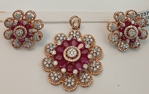 เครื่องประดับศิลปะอิชวาร์ ชุดจี้รูปดอกไม้ชุบทอง 14K ประดับเพชรทรงบริลเลียนท์ สำหรับผู้หญิง สวมใส่ได้ทุกวัน - Product Image 4