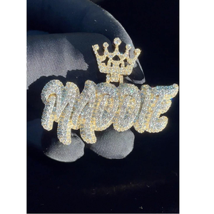 Collier Pendentif Couronne Personnalisé Iced Out Luxe Hip Hop avec Breloque Script Personnalisée et Pierres Micro-Pavées Bling Bling - Product Image 5