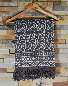 Manta de Algodón Orgánico Premium Hecha a Mano con Borlas, Ecológica, Ligera, Tejida, Diseño Moderno para Viajes en Todas las Estaciones - Product Image 3