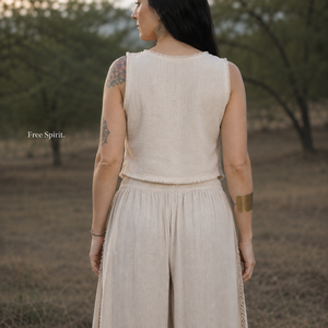 เสื้อครอปท็อปผ้าฝ้าย |   เสื้อผู้หญิงแขนกุดผูกเอว คอวี ปักลายสไตล์โบฮีเมียน ลำลอง ใส่เที่ยวทะเลช่วงฤดูร้อน เสื้อบลูสเนื้อผ้าเบาสบาย - Product Image 3