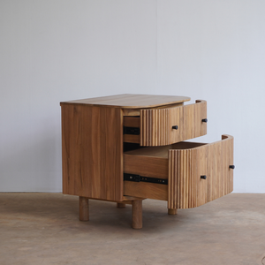 Mesa de Noche Moderna de Madera de Teca con Dos Cajones, Color Madera Natural, Altura Ajustable para Dormitorio y Sala de Estar, Muebles para el Hogar u Hotel - Product Image 4