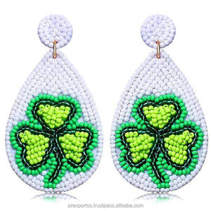 ต่างหูห่วงประดับลูกปัดรูปโคลเวอร์ ทำด้วยมือ ตกแต่งด้วยจี้รูปใบโคลเวอร์ สำหรับเด็ก น่ารัก เหมาะสำหรับงานปาร์ตี้ รูปทรงเรขาคณิต สไตล์โบฮีเมียน ประดับคริสตัลและเพชรเทียม - Product Image 1