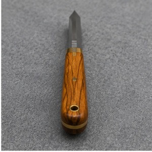 Cuchillo de Acero al Carbono para Caza, Cuchillo Utilitario Premium para Exteriores, Hoja de Acero al Carbono Forjada a Mano, Mango de Madera Resistente, Uso Pesado - Product Image 2