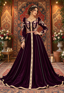 Caftán largo de terciopelo color ciruela Mishkat Couture con bordado a mano intrincado, lentejuelas decorativas, manga larga, cuello en V y dobladillo acampanado para mujeres musulmanas. - Product Image 6