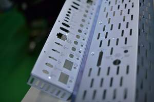 Service de découpe laser CNC sur mesure OEM, fabrication de tôles en acier doux, conception de pliage avec revêtement en poudre - Product Image 6