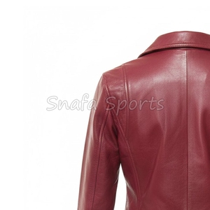 Veste en cuir pour femme au design unique, pièce maîtresse idéale pour un style audacieux et des tenues décontractées remarquables. - Product Image 6