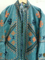 Veste Bohème en Velours Turquoise Suzani pour Femme, Broderie Florale Artisanale Indienne, pour un Style Quotidien Sublimé