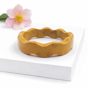Brazaletes de Resina Listos para Venta al por Menor, Brazaletes de Resina de Calidad, Brazaletes de Resina de Color Sólido, Artículo de Resina para Uso en Fábrica y Venta al por Mayor Personalizada - Product Image 3