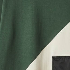 Camiseta Moderna para Hombre, Corte Cuadrado, Proporciones Equilibradas y Acabado Casual Elevado - Product Image 4