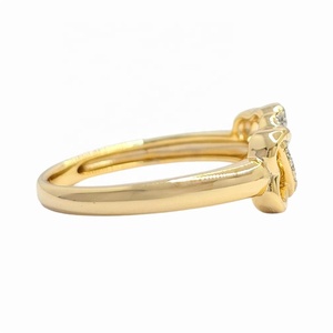 Bague de fiançailles pour femme en argent sterling plaqué or poli, sur mesure, classique, avec zircone sertie pavé, 4 couches de plaqué fantaisie - Product Image 5