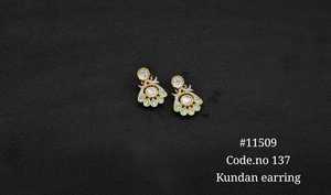 Boucles d'oreilles pendantes Kundan 11509K, style victorien, plaquées, avec breloque florale Kundan, pour femmes, bijoux d'anniversaire - Product Image 3
