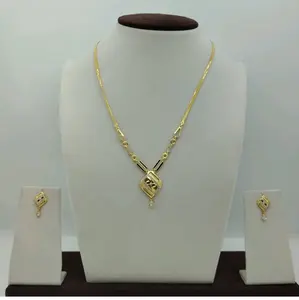 Joyería de moda tradicional para fiestas nupciales, elegante conjunto de collar con colgante geométrico dorado y aretes a juego para mujer - Product Image 1