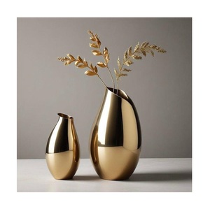 Jarrón Decorativo de Metal Dorado y Marfil Moderno y Lujoso para Bodas, Fiestas, Hoteles, Hogares y Restaurantes - Product Image 2