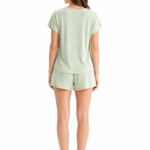 Ensemble décontracté deux pièces pour femme avec logo personnalisé : T-shirt et short de détente, tenue de nuit estivale confortable en tissu doux, coupe ample - Product Image 2