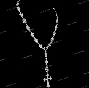 Collier de luxe en forme de croix avec diamants en moissanite VVS, argent 925, style élégant - Product Image 3