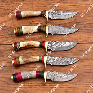 มีดสกินเนอร์เหล็กดามัสกัส OEM/ODM ปรับแต่งได้ ด้ามทำจากเขาสัตว์และไม้ปักก้า พร้อมคลิปทองเหลือง ปลายมีดแบบดรอปพอยต์ คมกริบ พกพาสะดวก - Product Image 5