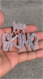 Colgante de Hip Hop Personalizado con Nombre o Letra, Completamente Cubierto de Piedras de Moissanita VVS, Colgante con Iniciales, Joyería Fina - Product Image 1