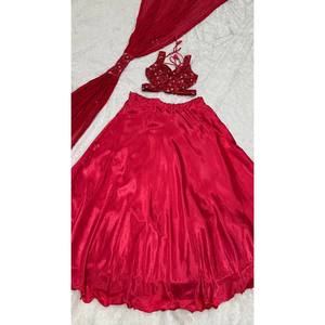 Lehenga Choli de créateur pour occasions spéciales avec un magnifique dupatta en polyester - Product Image 4