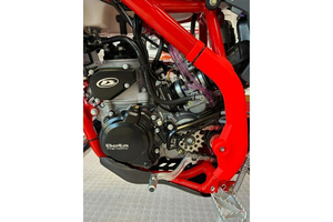 รถมอเตอร์ไซค์วิบาก Beta Xtrainer 300 สำหรับฝึกขับขี่แบบออฟโรด ขนาด 200-400 ซีซี พร้อมจัดส่ง - Product Image 5