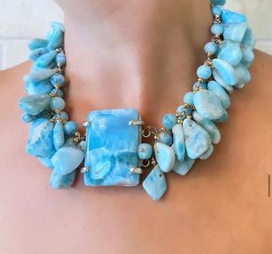 Collier en résine fait main pour femme, pendentif en résine époxy, bijou élégant en résine, collier avec pendentif floral en résine - Product Image 1