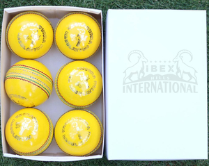 Balles de cricket d'intérieur Kookaburra en cuir de vache de qualité supérieure, personnalisées, 112g, en cuir souple jaune, pour entraînement et matchs. - Product Image 6