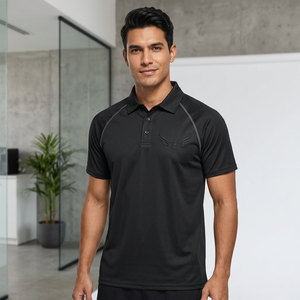 เสื้อโปโลแขนสั้นสีดำสำหรับผู้ชาย ปักโลโก้ ผ้าถักแห้งเร็ว สไตล์ลำลอง - Product Image 6