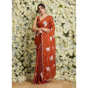 Sari de soirée avec broderie, sequins et bordure ajourée - Product Image 2