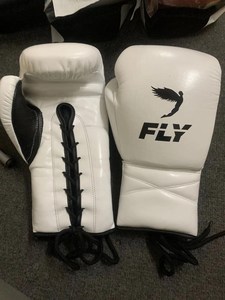 Gants de boxe Fly en cuir blanc, à lacets, respirants, équipement d'entraînement pour adultes - Product Image 1