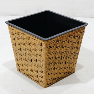 Pot de fleurs carré en rotin synthétique minimaliste, sculpté à la main, léger, résistant aux intempéries, durable, écologique, tissé - Product Image 5