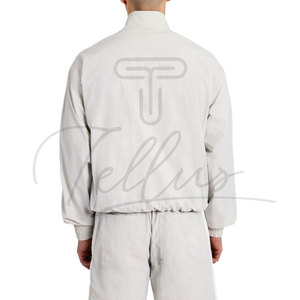 Conjunto de Pantalones Cortos y Chaqueta Cortavientos de Nailon para Hombre, Estilo Casual, Color Sólido, Primavera/Verano 2026, Ropa Deportiva Urbana - Product Image 3