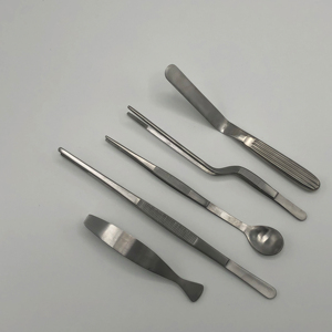 Juego de Pinzas de Cocina Altomme Instruments, 5 Piezas, Acero Inoxidable, Herramientas Culinarias Flexibles, Aptas para Lavavajillas, para Presentación de Alimentos - Product Image 1