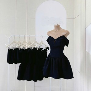 Robe Quotidienne Tissée Vintage Mini à Nœud Épaules Dénudées Coupe Évasée Taille Haute Personnalisée pour Femmes OEM – Idéale pour l'Été - Product Image 6