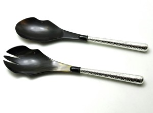 Ensemble de 2 cuillères à salade en corne, design tendance, fabriquées à la main à partir de corne de buffle naturelle, au prix le plus bas. - Product Image 2