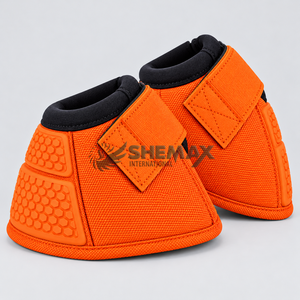 Botas ligeras para caballos que ofrecen un uso cómodo, cierre duradero y protección práctica para los pezuñas durante el entrenamiento. - Product Image 1