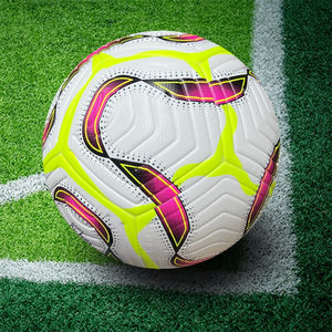 Balón de Fútbol de Cuero PU de Alta Calidad, Nuevo Diseño y Estilo de Fábrica, Rendimiento de Juego Último Nivel, Talla 5 para la Temporada - Product Image 5