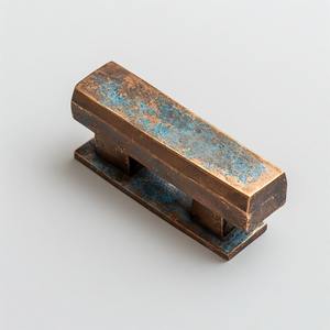 Poignée de porte au design contemporain, conçue pour les maisons d'architecture moderne, offrant un look épuré et une utilisation pratique. - Product Image 2