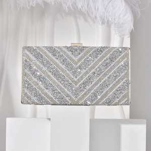 กระเป๋าคลัทช์ปักลายทำมือ ราคาประหยัด สวยเก๋สำหรับผู้หญิง เหมาะสำหรับงานแต่งงาน งานปาร์ตี้ และงานเทศกาล - Product Image 3