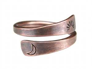 Ensemble de bracelets en cuivre faits à la main par Jameel Sons, gravure soleil et lune, bijoux minimalistes bohèmes unisexes - Product Image 3