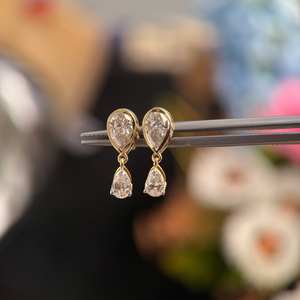 ต่างหูเพชรทรงหยดน้ำ 1.15 กะรัต และ 0.75 กะรัต รับรองโดย IGI ทอง 14K เครื่องประดับเจ้าสาว - Product Image 2
