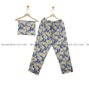 Conjunto de Pijama de Algodón 100% Hecho a Mano en India, Estampado Floral, Pantalones y Camisa Ultra Cómodos, Unisex, para Dormir en Casa, Ropa de Dormir de Verano - Product Image 3