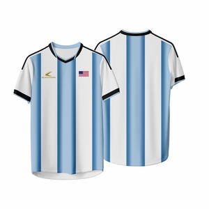 เสื้อแฟนอาร์เจนตินา 2026 แบบแห้งเร็ว ผลิตจากโพลีเอสเตอร์ 100% พิมพ์ลายแบบ Sublimation เต็มตัว พร้อมชื่อและหมายเลขผู้เล่นตามสั่ง - Product Image 1