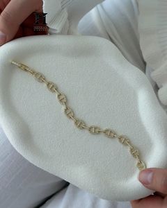 Pulsera de eslabones Mariner con pavé completo de oro amarillo de 14K y diamantes cultivados en laboratorio de corte redondo, tipo cadena de ancla - Product Image 6