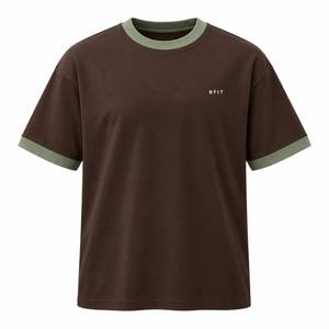 Camiseta Extra Grande para Hombre, Color Marrón con Ribete Verde en Contraste, Manga Corta, Cuello Redondo, Tejido Jersey Informal - Product Image 1