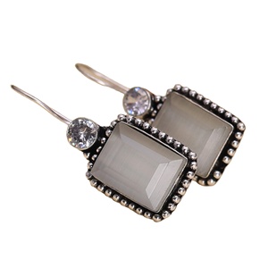 Boucles d'oreilles fantaisie plaquées argent antique en gros, style ethnique pour fête, personnalisables pour femmes, directement de l'usine - Product Image 1
