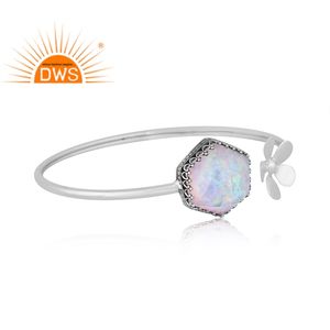 Bague ajustable en argent sterling oxydé fait main avec opale de feu synthétique blanche et rouge, fabricant de bijoux sur mesure - Product Image 4